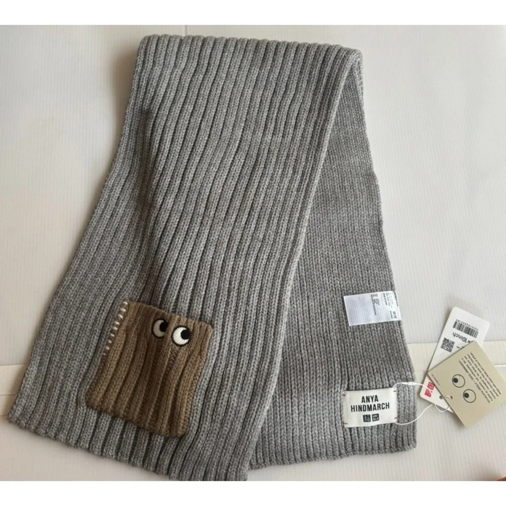 Uniqlo x Anya Hindmarch Heattech knitted NEW 3 PC Scarf, Beanie Hat, Gloves Set
